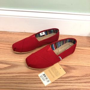 Toms | Women's Canvas Loafer | Red